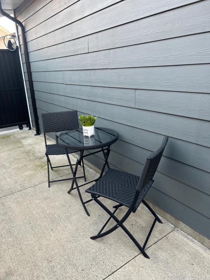 Family-Friendly, 3 Bed House - Private Backyard-Central Location Vancouver Exterior foto